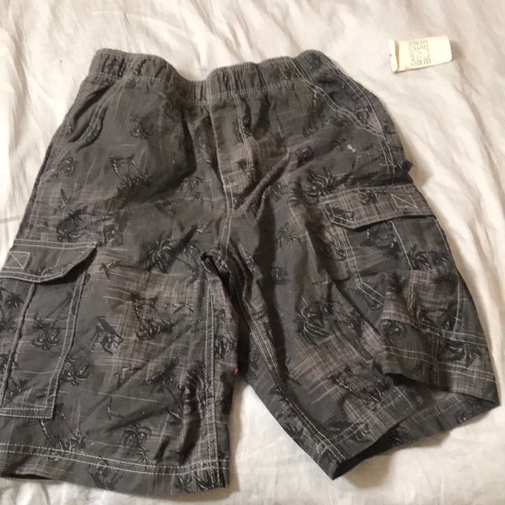 NWT crb grey with palm tree print boys shorts